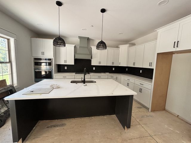 277 Young lane, Pleasant View, TN 37146