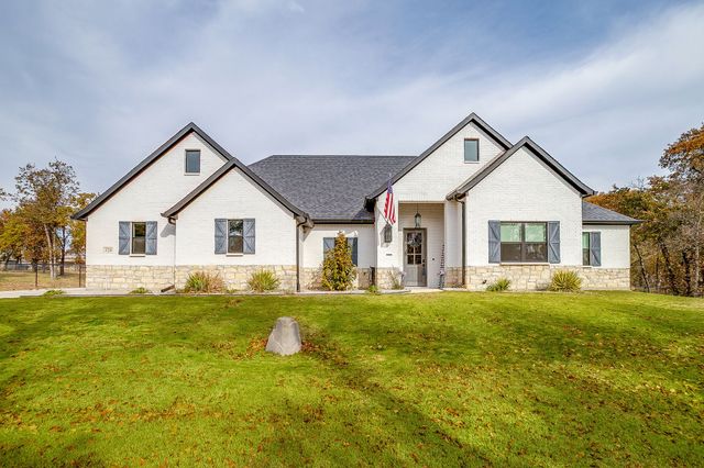 324 Zion Forest Trail, Poolville, TX 76487