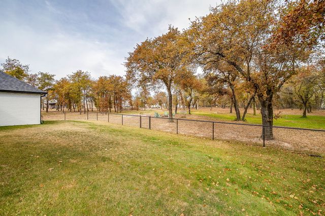 324 Zion Forest Trail, Poolville, TX 76487