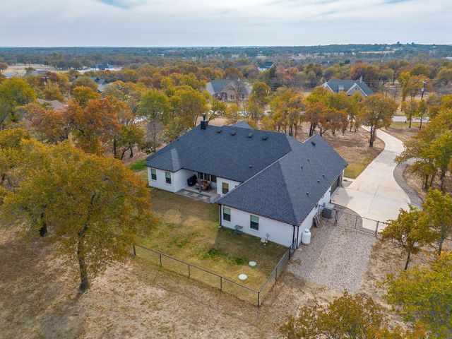 324 Zion Forest Trail, Poolville, TX 76487