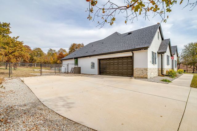 324 Zion Forest Trail, Poolville, TX 76487