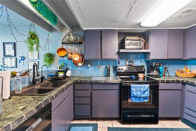 3402 Ocean Dr 5, Corpus Christi, TX 78411