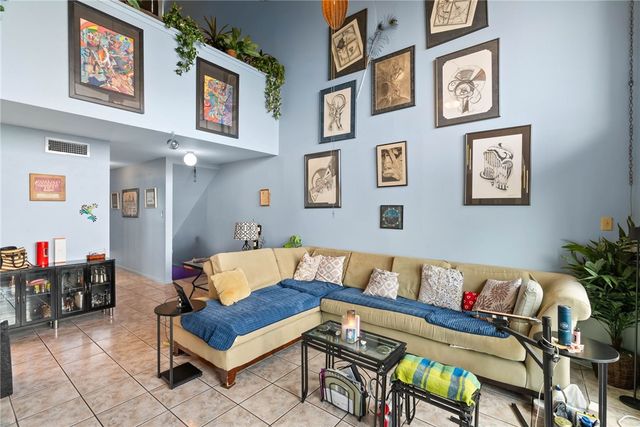 3402 Ocean Dr 5, Corpus Christi, TX 78411