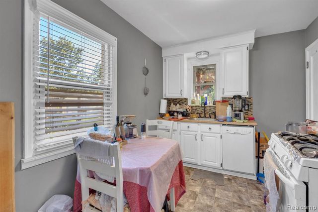 2129 Geneva Street, Dearborn, MI 48124