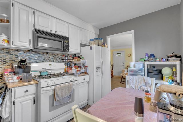2129 Geneva Street, Dearborn, MI 48124