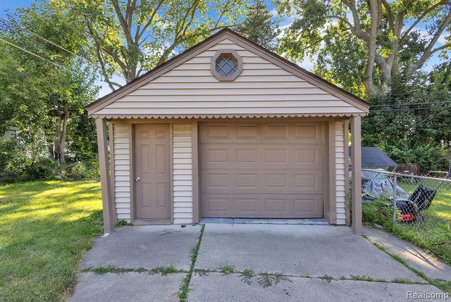 2129 Geneva Street, Dearborn, MI 48124