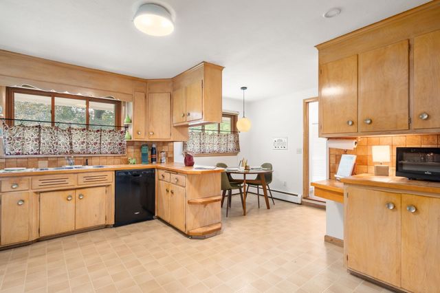 326 Williams, Longmeadow, MA 01106