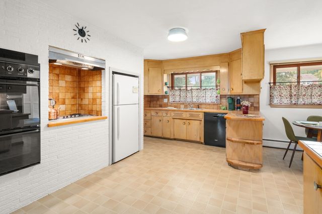 326 Williams, Longmeadow, MA 01106
