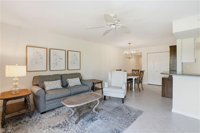 5765 Trailwinds DR 111, Fort Myers, FL 33907