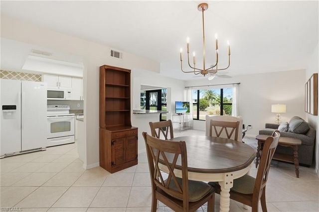 5765 Trailwinds DR 111, Fort Myers, FL 33907