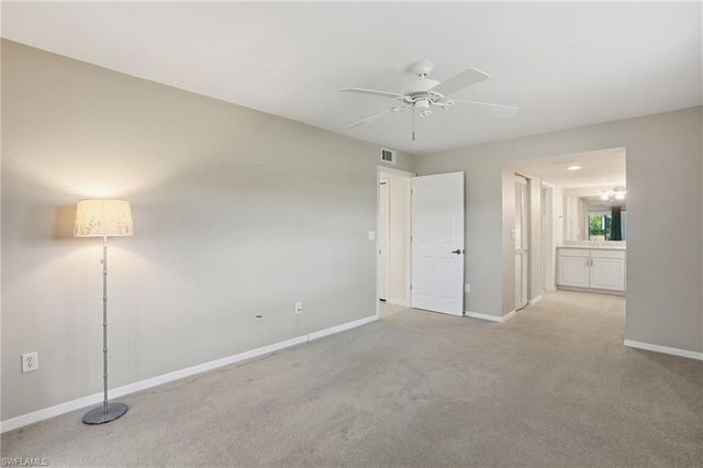 5765 Trailwinds DR 111, Fort Myers, FL 33907