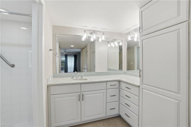 5765 Trailwinds DR 111, Fort Myers, FL 33907