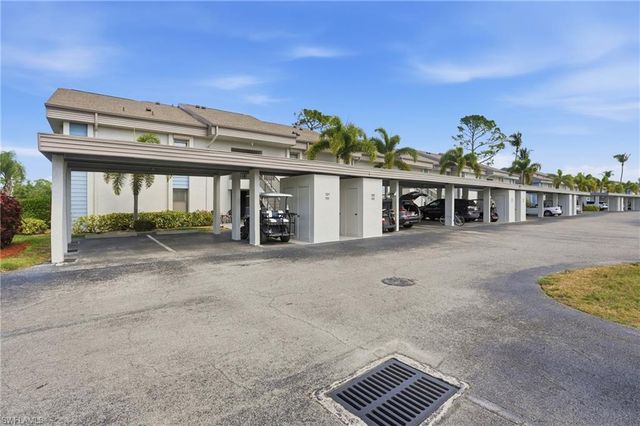 5765 Trailwinds DR 111, Fort Myers, FL 33907