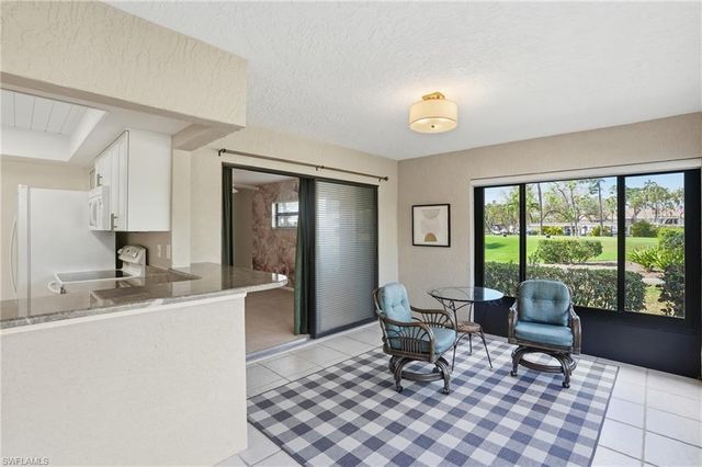 5765 Trailwinds DR 111, Fort Myers, FL 33907