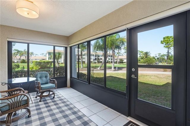 5765 Trailwinds DR 111, Fort Myers, FL 33907