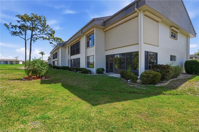 5765 Trailwinds DR 111, Fort Myers, FL 33907