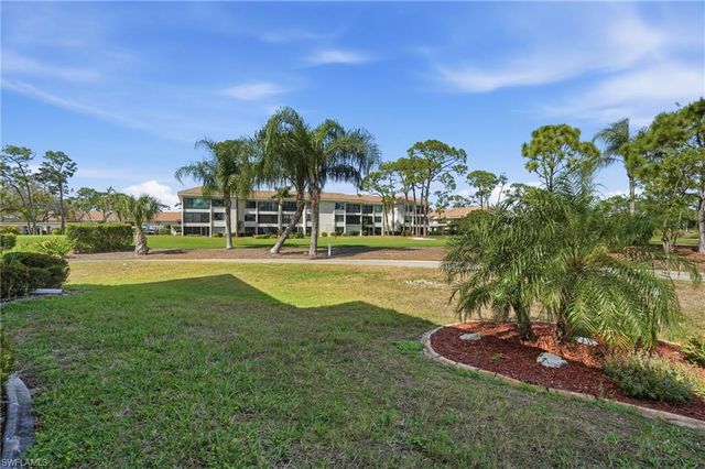 5765 Trailwinds DR 111, Fort Myers, FL 33907