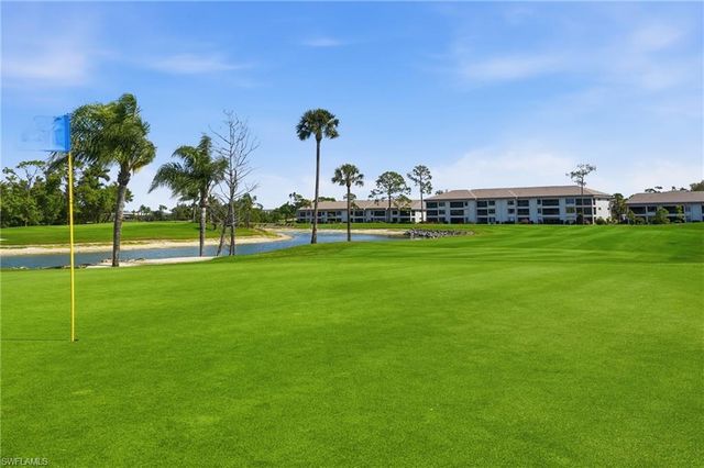 5765 Trailwinds DR 111, Fort Myers, FL 33907