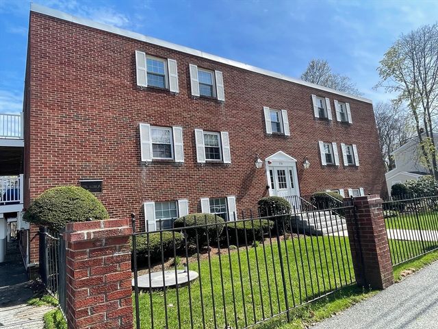 276 Albion St. 2, Wakefield, MA 01880