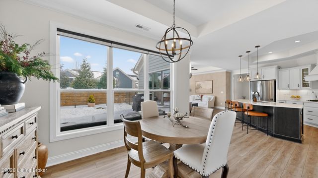 1809 Dressage Cir, Louisville, KY 40245