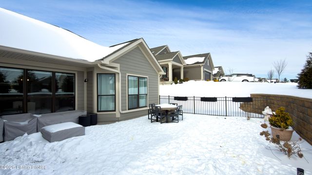 1809 Dressage Cir, Louisville, KY 40245