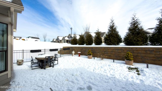 1809 Dressage Cir, Louisville, KY 40245