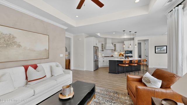 1809 Dressage Cir, Louisville, KY 40245