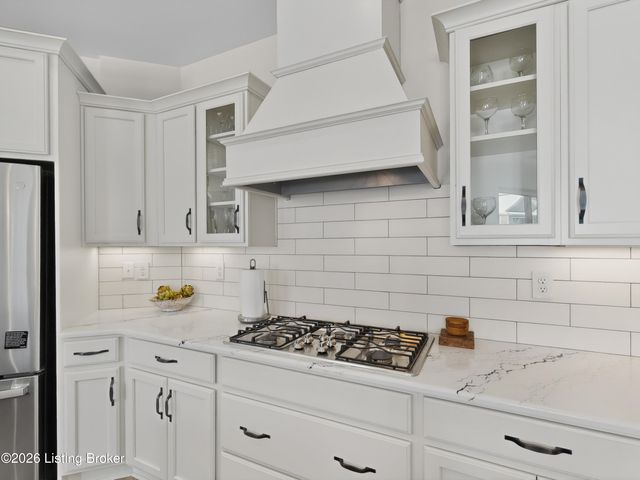 1809 Dressage Cir, Louisville, KY 40245