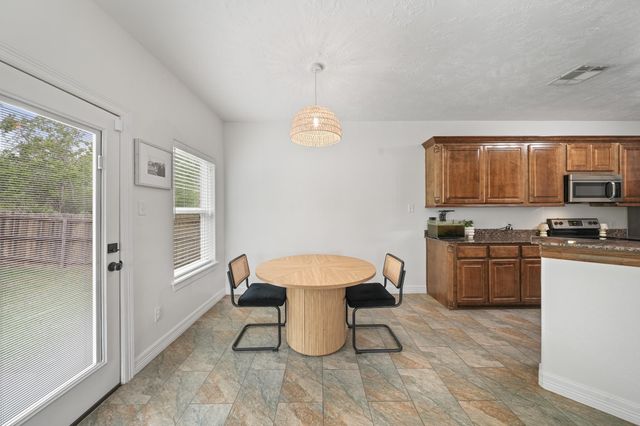 6101 Fox Ridge Drive, Angleton, TX 77515