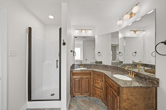 6101 Fox Ridge Drive, Angleton, TX 77515