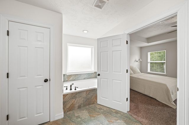 6101 Fox Ridge Drive, Angleton, TX 77515