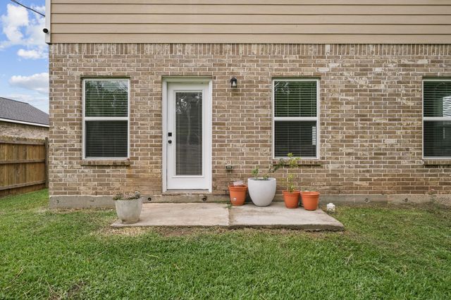 6101 Fox Ridge Drive, Angleton, TX 77515