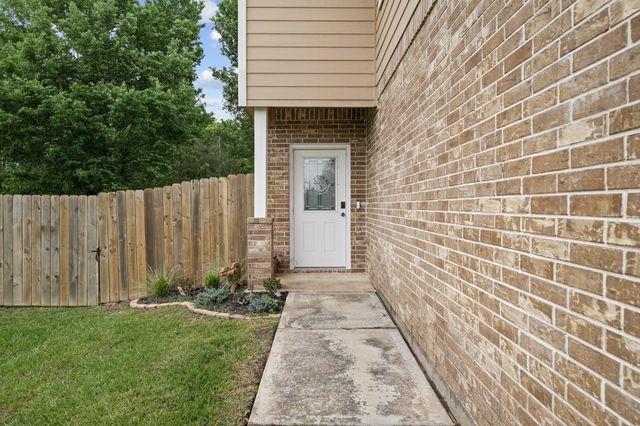 6101 Fox Ridge Drive, Angleton, TX 77515