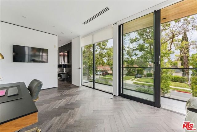 213 S La Peer Drive, Beverly Hills, CA 90211