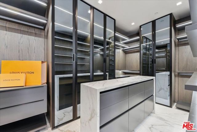 213 S La Peer Drive, Beverly Hills, CA 90211