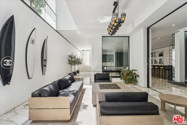 213 S La Peer Drive, Beverly Hills, CA 90211