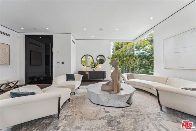 213 S La Peer Drive, Beverly Hills, CA 90211