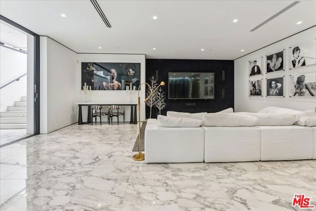 213 S La Peer Drive, Beverly Hills, CA 90211