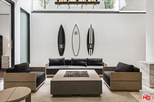 213 S La Peer Drive, Beverly Hills, CA 90211