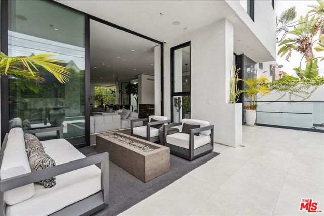 213 S La Peer Drive, Beverly Hills, CA 90211