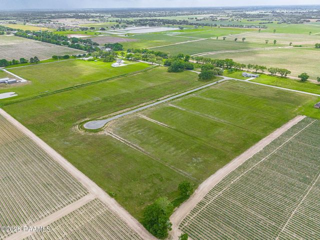 3911 Chemin Belle Terre Drive, Maurice, LA 70555