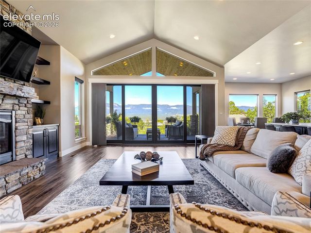 20 Wuthering Heights Drive, Colorado Springs, CO 80921