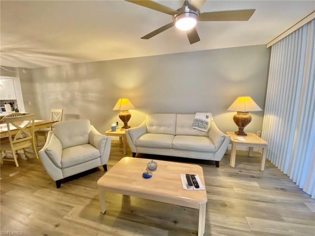 290 Naples Cove DR 2205, Naples, FL 34110