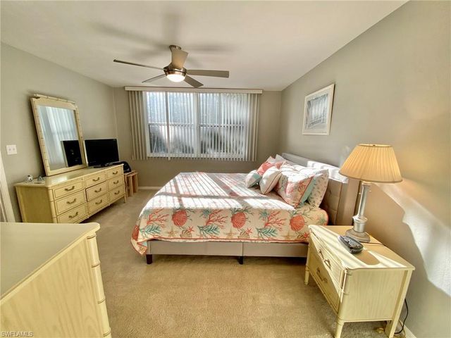 290 Naples Cove DR 2205, Naples, FL 34110