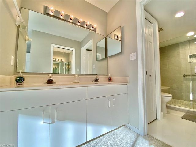 290 Naples Cove DR 2205, Naples, FL 34110