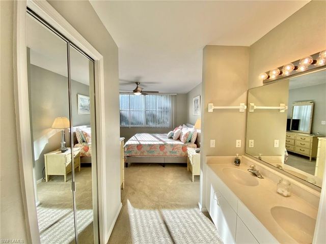 290 Naples Cove DR 2205, Naples, FL 34110