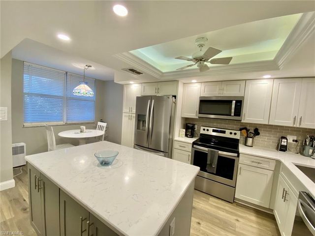 290 Naples Cove DR 2205, Naples, FL 34110