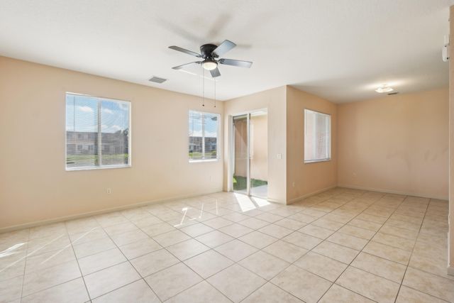 2584 SW Stockbridge Sq Square SW, Vero Beach, FL 32962