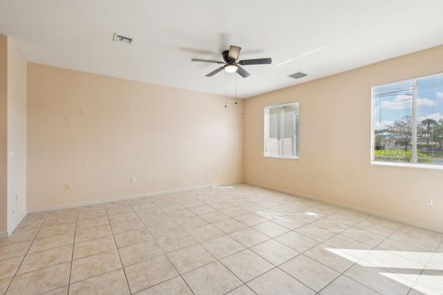 2584 SW Stockbridge Sq Square SW, Vero Beach, FL 32962