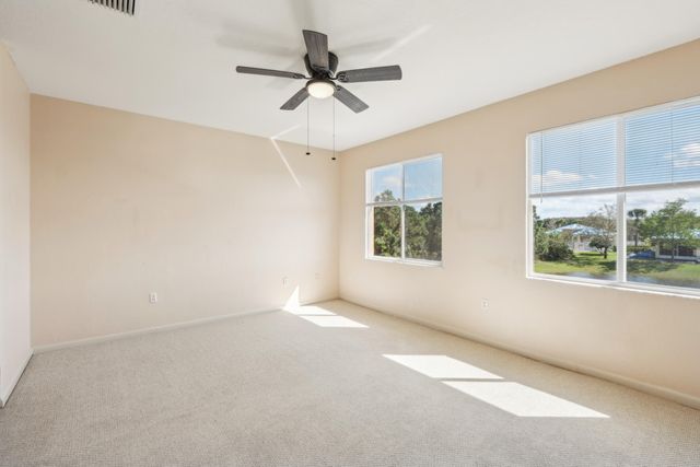 2584 SW Stockbridge Sq Square SW, Vero Beach, FL 32962